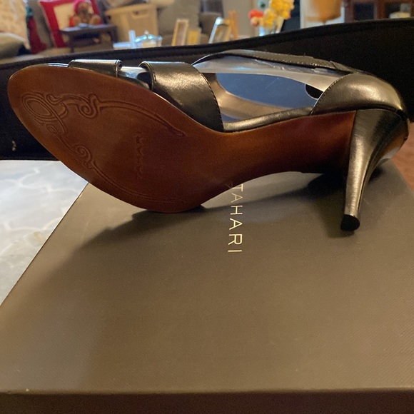 NIB Tahari Darla High Heels, Size 8M, Black, 3.5” heels - Picture 6 of 6
